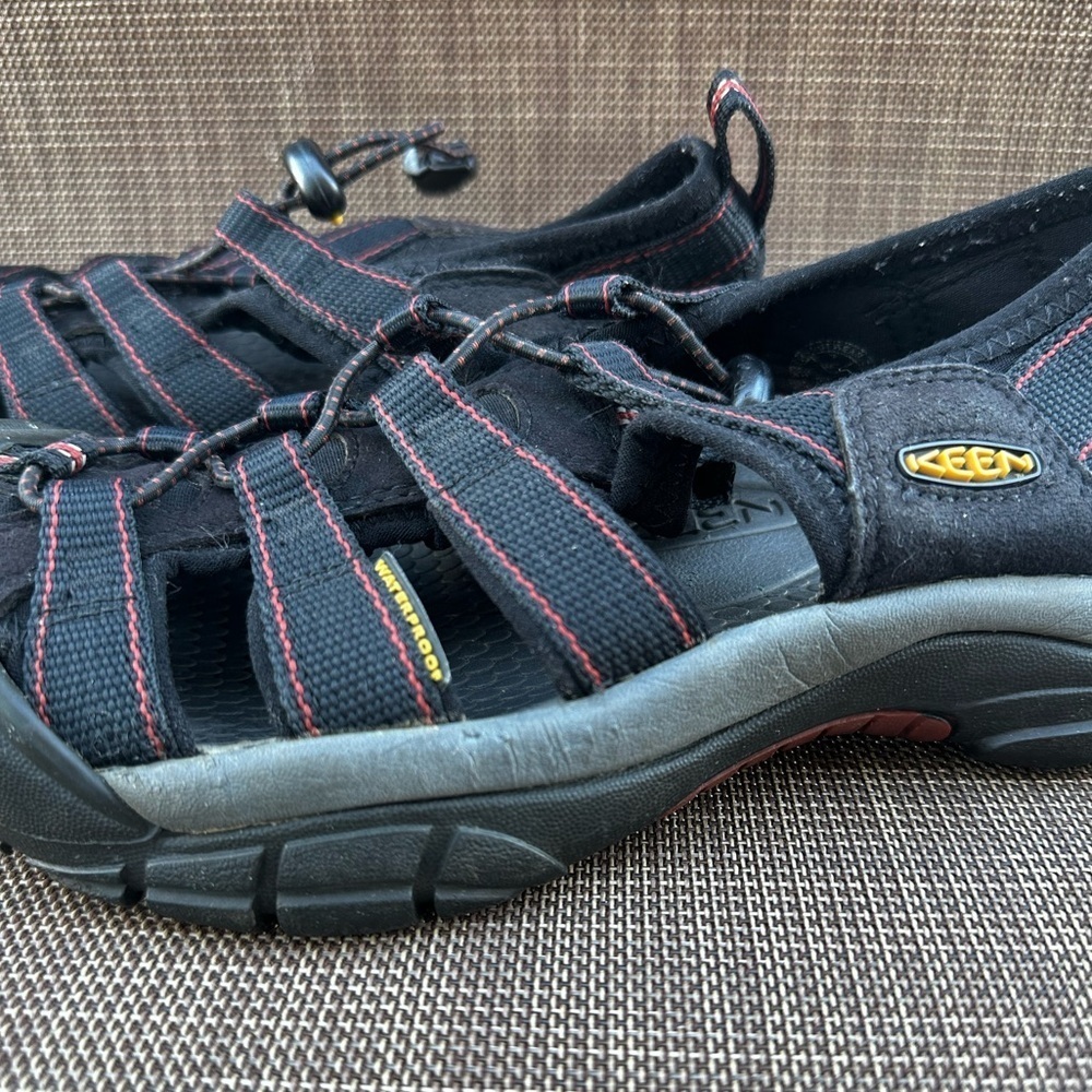 Keen Newport H2 Sandals Women's size 7 Black/Red/Gray - Picture 5 of 10